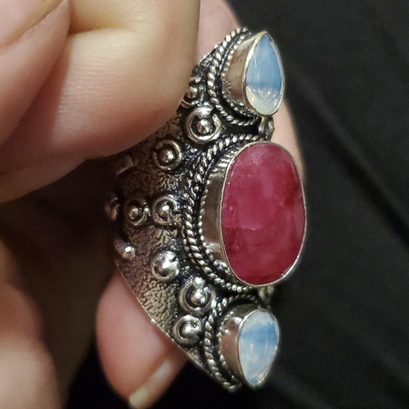 New Kashmir Ruby & Milky Opal 925 Silver Statement Ring. - Picture 9 of 9